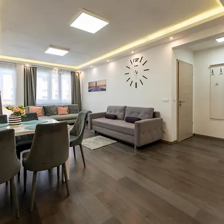 Rumbach 2022 Modern * בודפשט